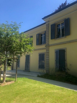 Bâtiment M du Centre de Physiothérapie situé dans le parc en face de la Clinique des Grangettes