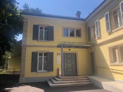 Building M of the Physiotherapy Center located in the Parc des Grangettes, opposite the Clinique des Grangettes