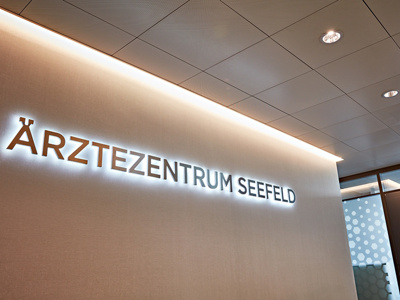 Ärztezentrum Seefeld Zürich Beschriftung innen