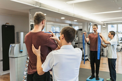 Sportmedizin Übungen für die Schulter