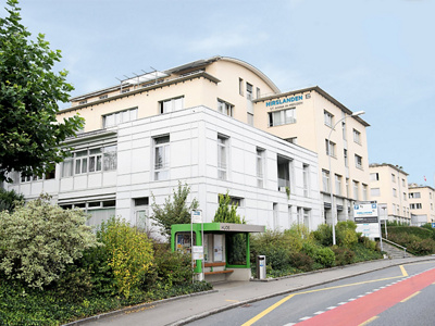 Aussenansicht Hirslanden St. Anna in Meggen