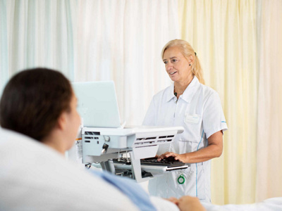 stanna-meggen-aufwachraum-patient-gespraech-1