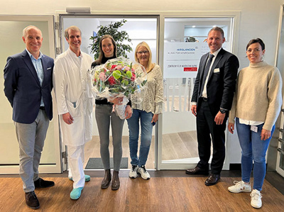 Marco Gugolz und Prof. Oliver Dudeck mit Patientin